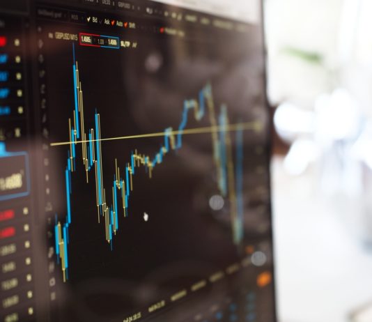 Uncovering stock value with fundamental analysis trading
